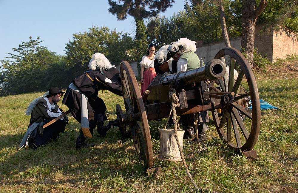 Prepare to fire - Siege of Canelli